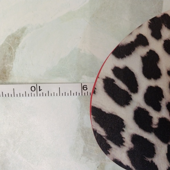 NWT DKNY Red and Animal Print Flip Flops - Picture 7 of 8